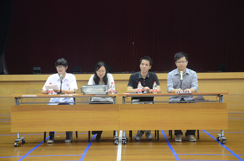 高一ï¼?)张楚晴同学作学习经验介绍_副本.jpg