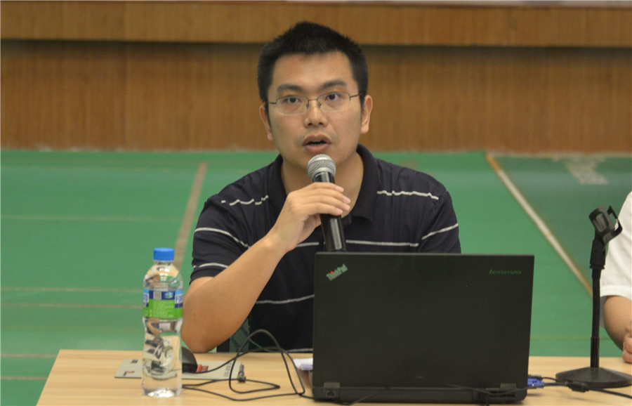 高一学生大会1.JPG