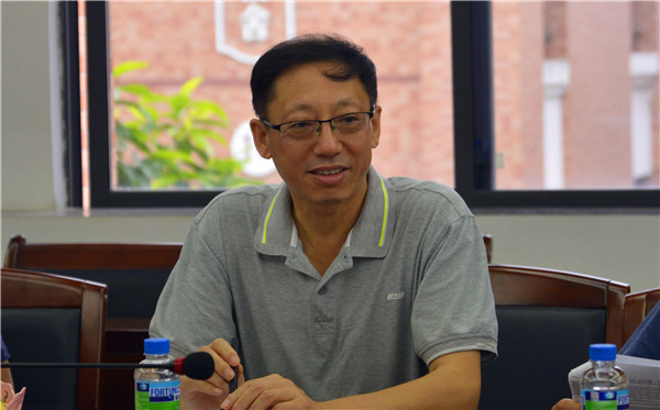 null 万江中学田云山副校长分析三校联考总体情况.jpg