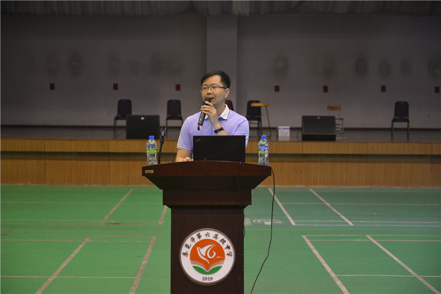 高一家长会.JPG