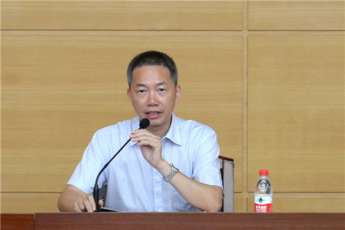 詹校长å