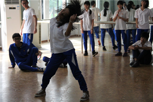 我校街è