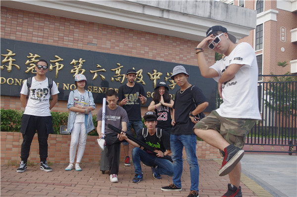 TOPCREW�