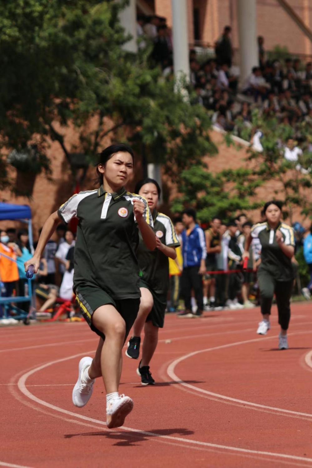 华南理工大学余荣2.jpg