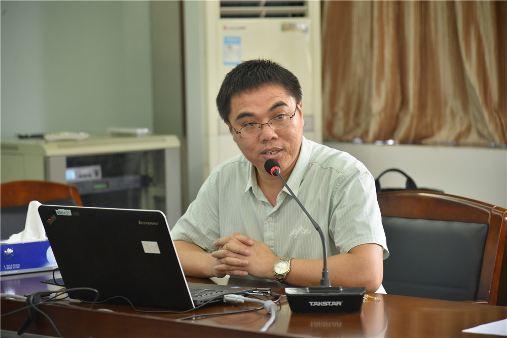 六中刘吉林老师发言.JPG
