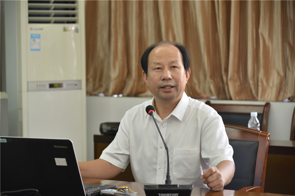 北辰高中王学斌老师发言.JPG
